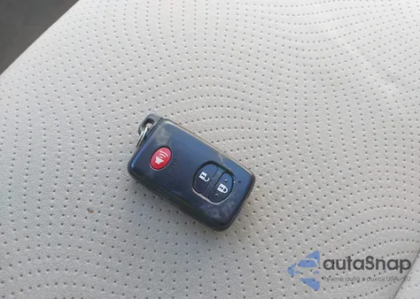 2011 Toyota Prius Two from USA, damaged, VIN JTDKN3DU0B5248067